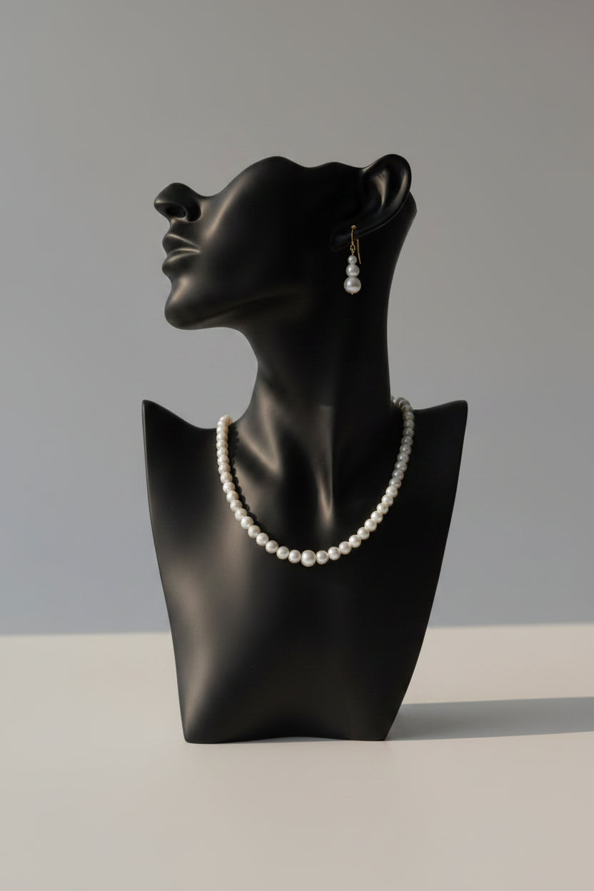 GLASS BEAD NECKLACE