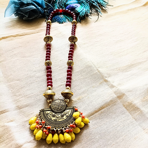 YELLOW BEAD LONG NECKLACE