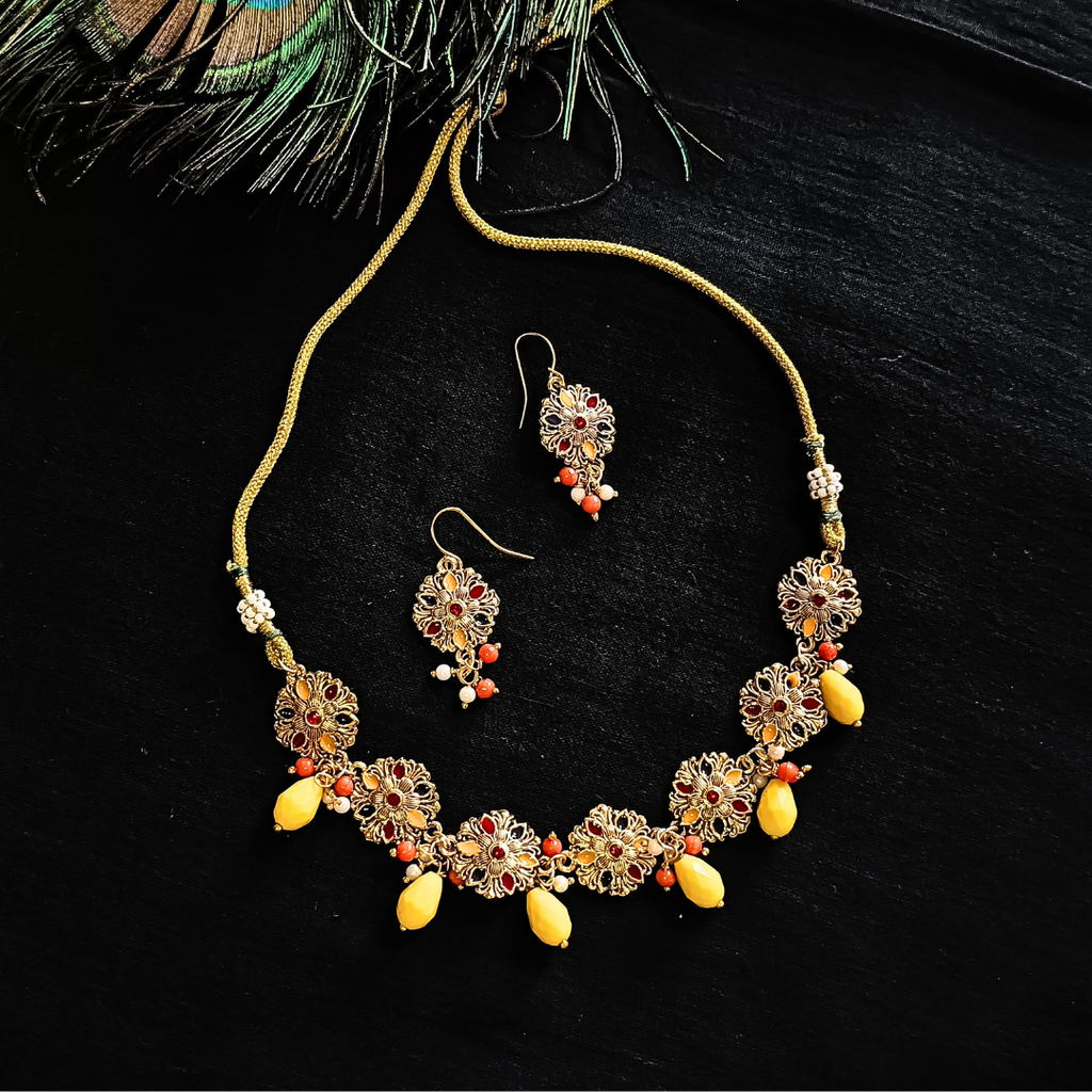 YELLOW BEAD GOLD CHOKER