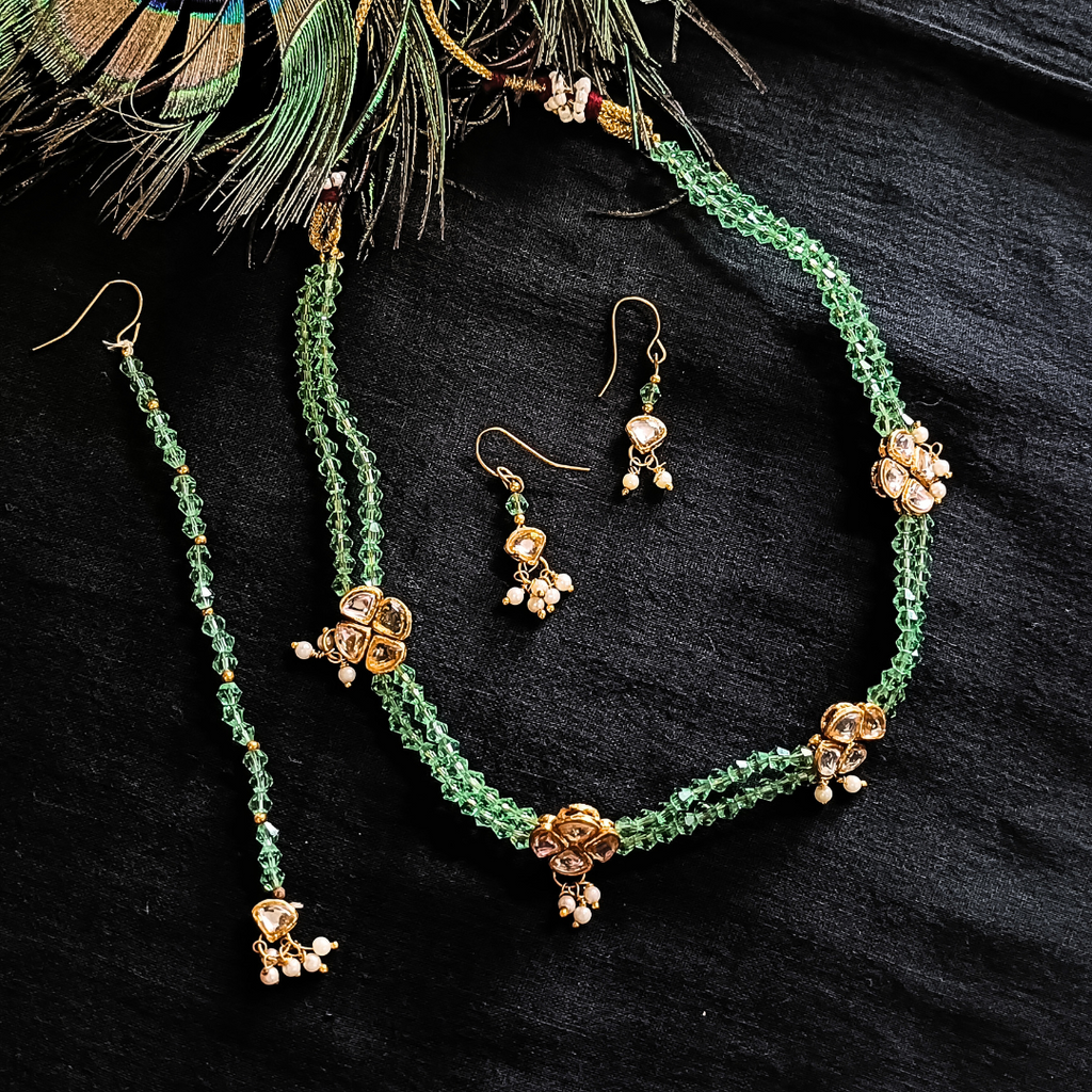 GREEN SMALL  BEAD CHOKER